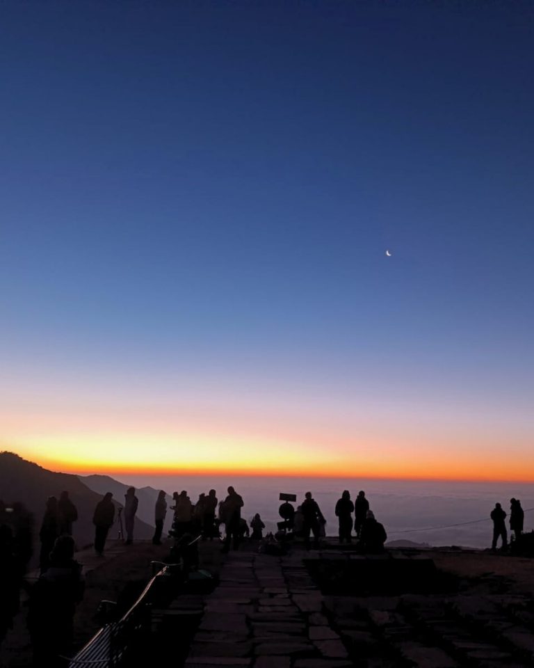 Poon Hill sunrise over Annapurna