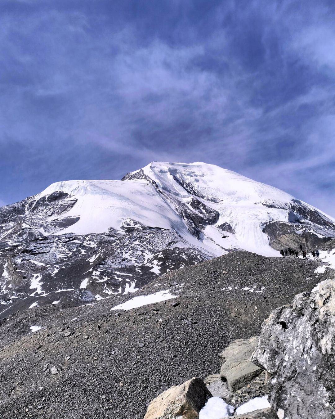 Annapurna Circuit Trek trail with snow-capped Himalayan mountains